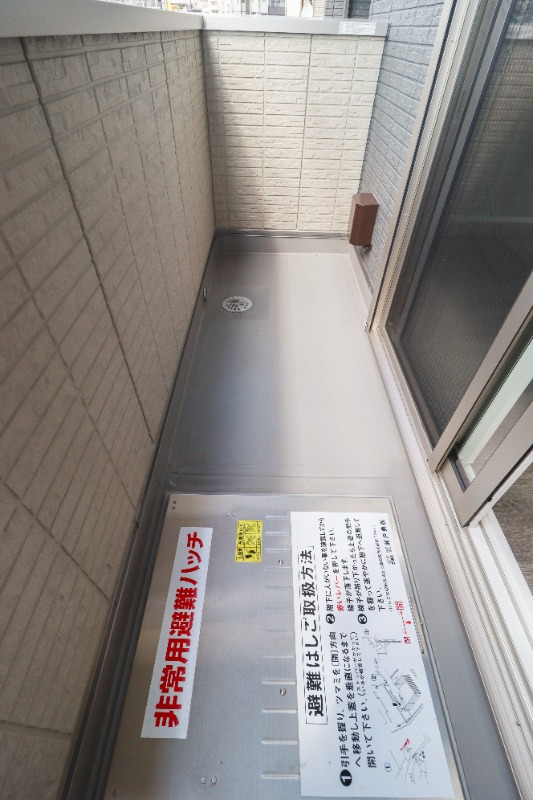 バルコニー　図面と現状に相違がある場合には現状を優先