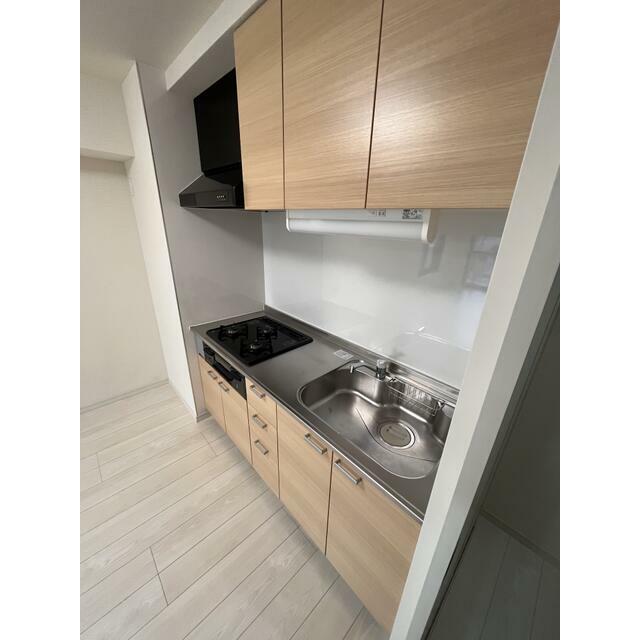 キッチン　システムキッチン（３口・グリル・吊戸収納）