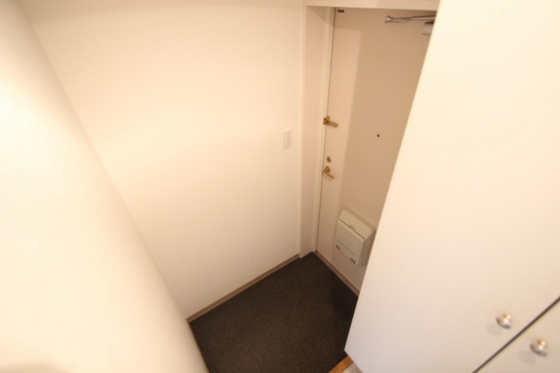 玄関　※別部屋の写真です