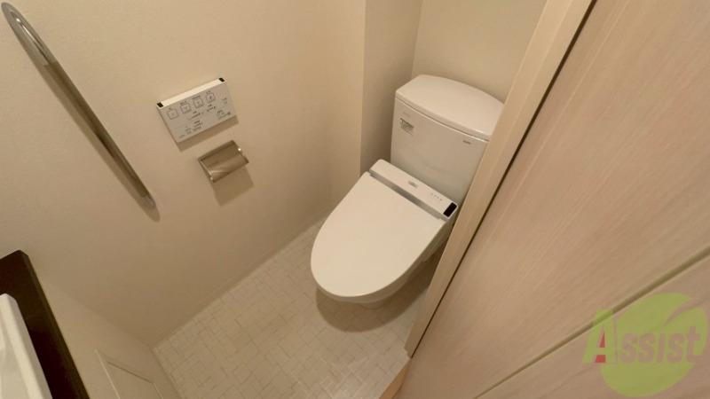 トイレ　こちらはトイレです。清潔感があり、安心して使用できます。