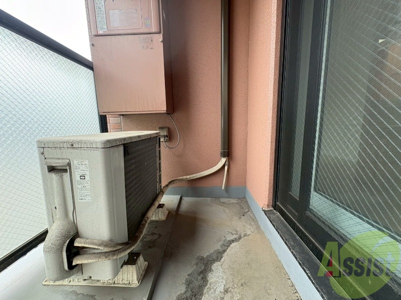 バルコニー　バルコニーは幅があり、広い印象を受けました。