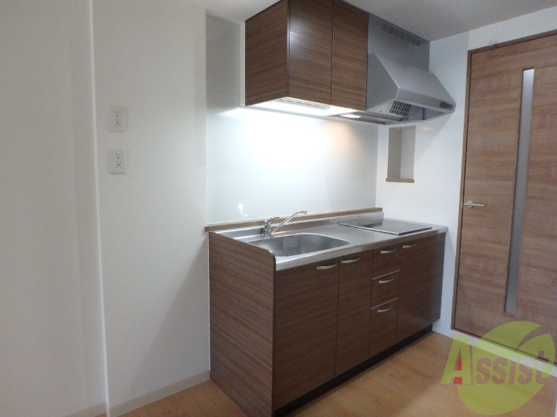 キッチン　キッチンはＩＨなのでお手入れがしやすそうですね。