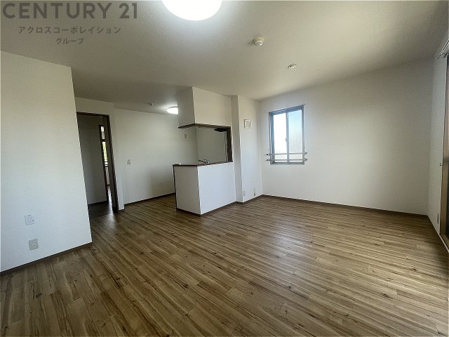 居室・リビング　カウンターキッチン付きのリビング！