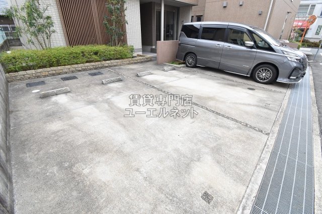 駐車場　敷地内駐車場