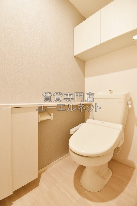 トイレ　温水洗浄便座付き