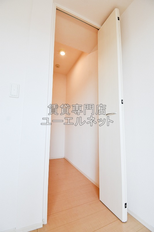 収納　ウォークインクローゼット