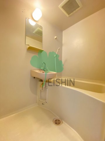 洗面設備　シンプルで使いやすい洗面台です！