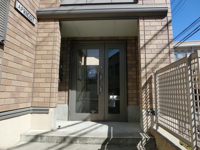 エントランス　オートロック付きのエントランス