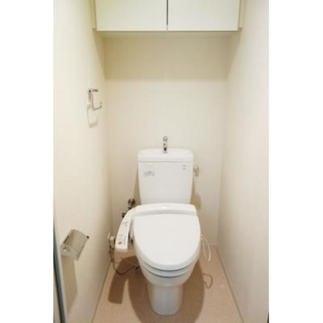 トイレ　※写真は同タイプ住戸です。