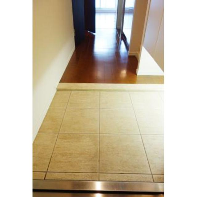 玄関　※写真は同タイプ住戸です。