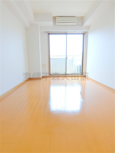 居室・リビング　南向きの洋室7.1帖！