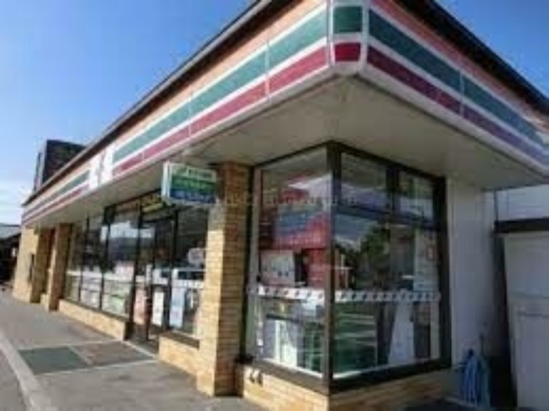 コンビニ　セブンイレブン札幌発寒6条店（コンビニ）まで289m