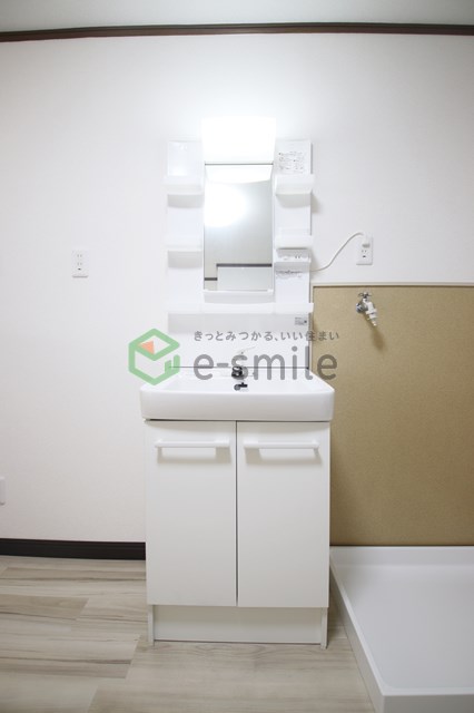 洗面設備　独立洗面化粧台付き