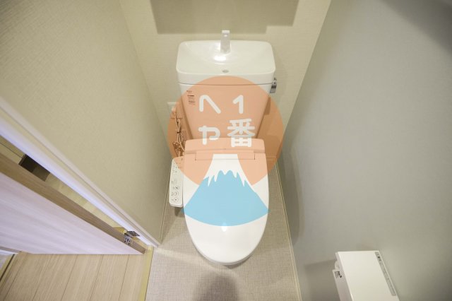 トイレ　ウォシュレット付き