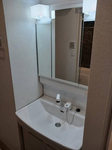 洗面設備　忙しい朝には欠かせない洗面所です