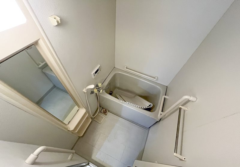 バス・シャワールーム　シャワー・追い焚き付きオートバス