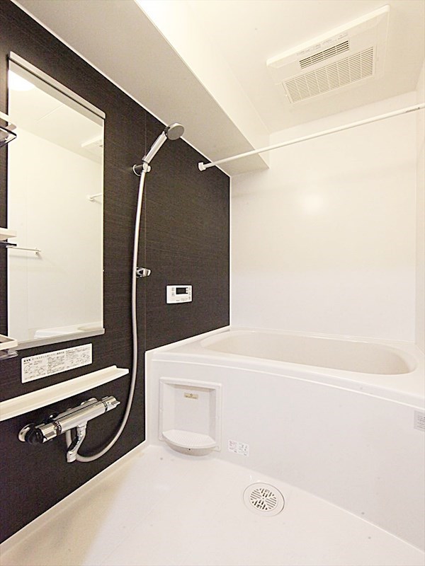 バス・シャワールーム　バスルーム