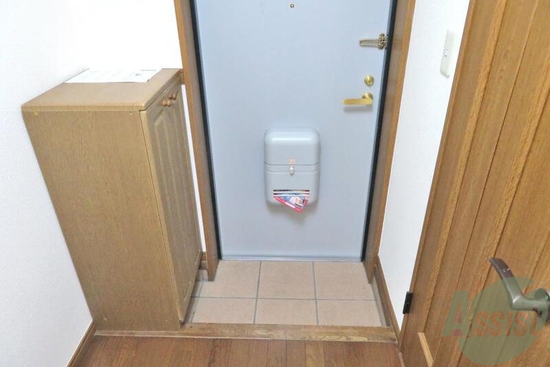 玄関　玄関には立派なシューズボックスが付いてます。