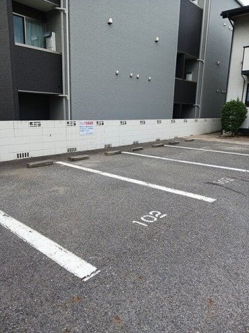 駐車場　駐車スペースもあります