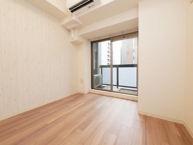 居室・リビング　明るい洋室です