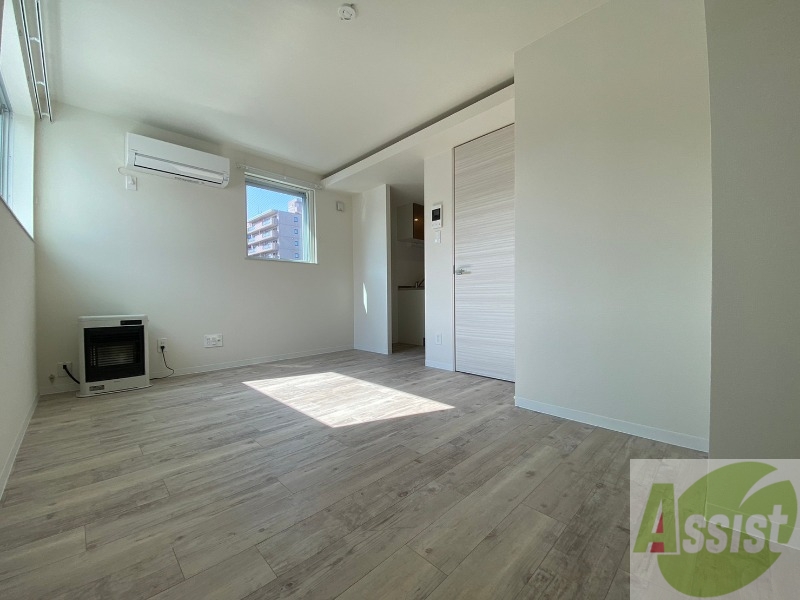 居室・リビング　広くてきれいなリビングです！快適に過ごせそうですね。