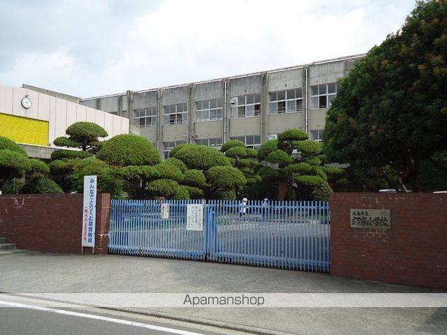 小学校　丸亀市立郡家小学校（小学校）まで1070m