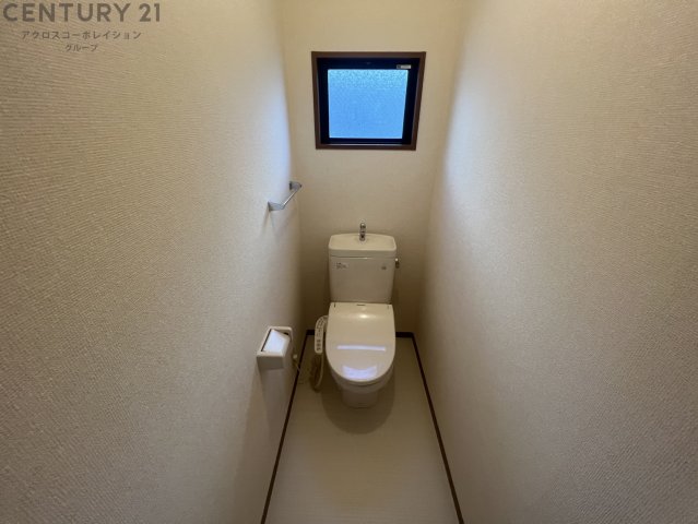 トイレ　トイレに窓があり換気も楽々♪