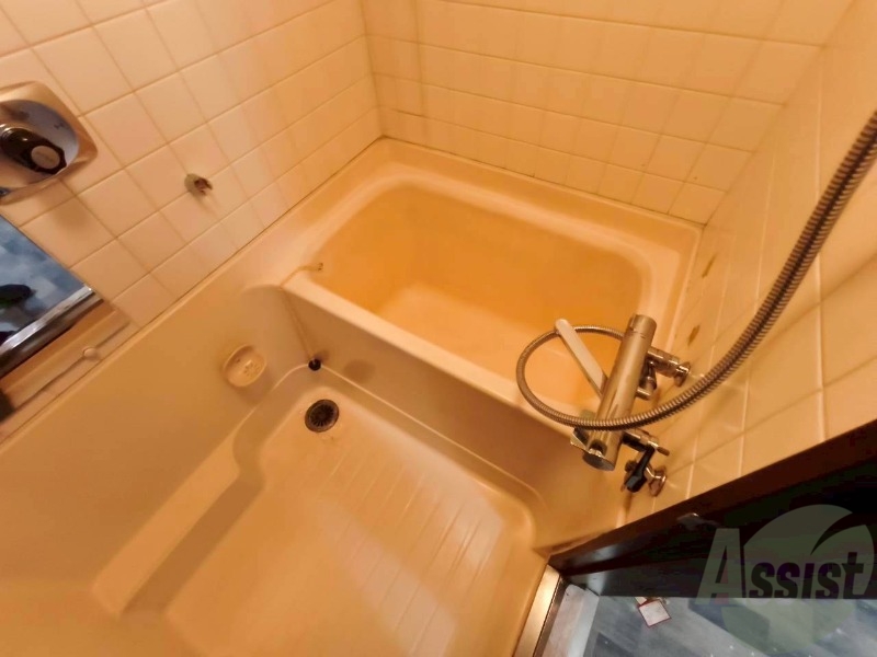 バス・シャワールーム　お風呂になります。一日の疲れを癒してくださいね。