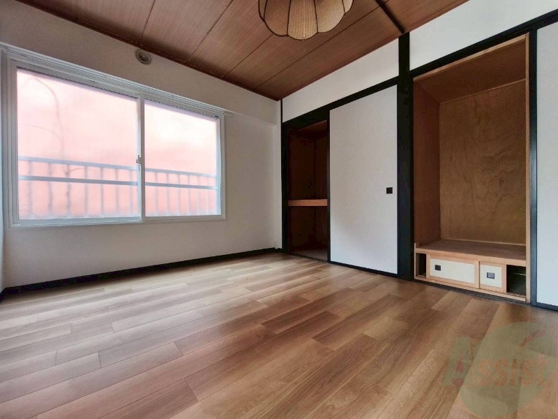 その他部屋・スペース　こちらのお部屋は光が差し込む、温かみのあるお部屋です。