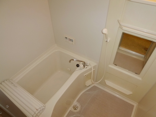 バス・シャワールーム　バストイレ別です♪