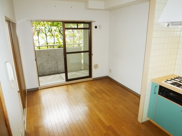 居室・リビング　角部屋！日当たり良好♪