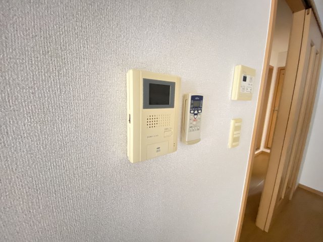 セキュリティ　モニター付きインターホン