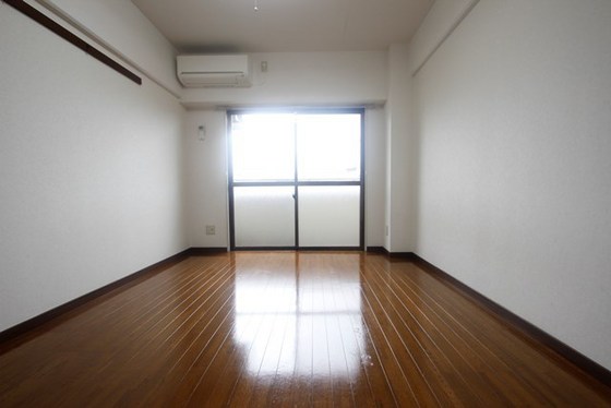 居室・リビング　※別部屋の写真です
