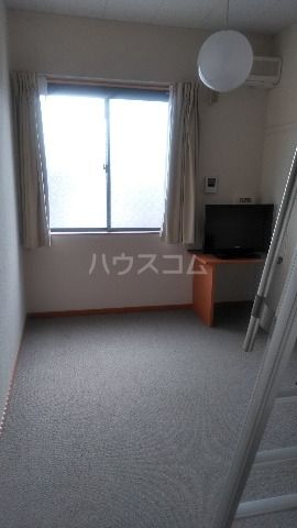 レオパレスCIELOIの居間写真