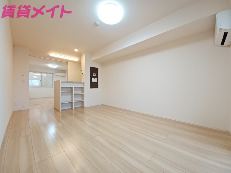 居室・リビング　同型参考写真