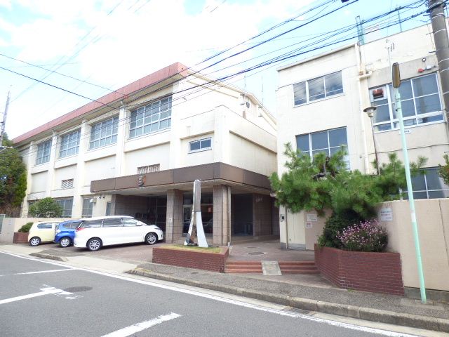 小学校　市立稲生小学校（小学校）まで620m