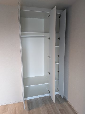 収納　お洋服もたくさんしまえます