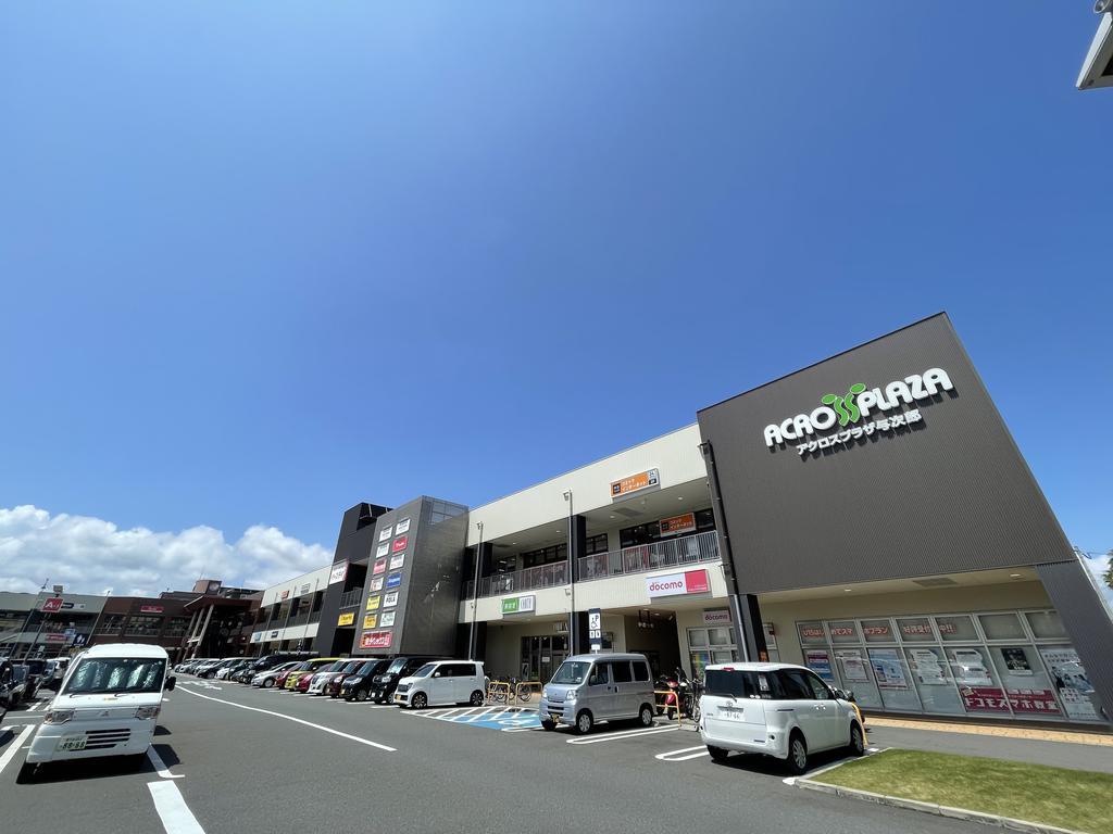 ショッピングセンター　アクロスプラザ与次郎店（ショッピングセンター）まで896m