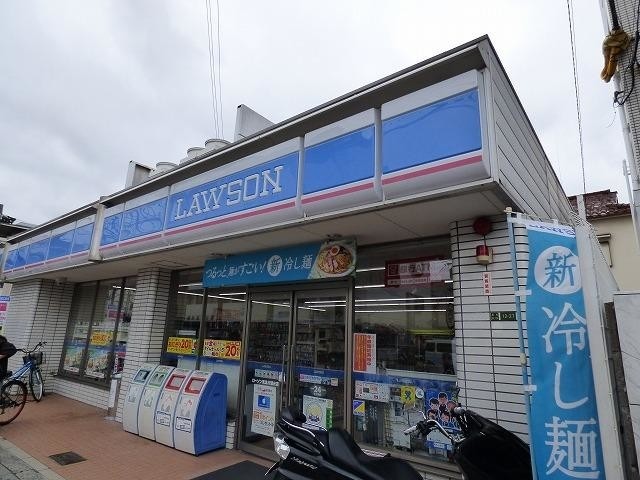 コンビニ　ローソン（コンビニ）まで798m