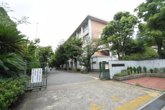 高校・高専　布施北高等学校（高校・高専）まで569m