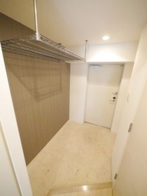 玄関　★身支度がしやすい広い玄関スペース★