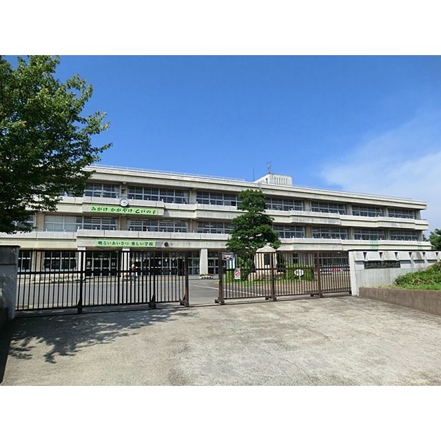 小学校　土浦市立乙戸小学校（小学校）まで400m