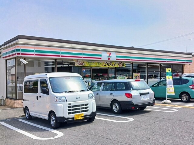 コンビニ　セブンイレブン（コンビニ）まで450m