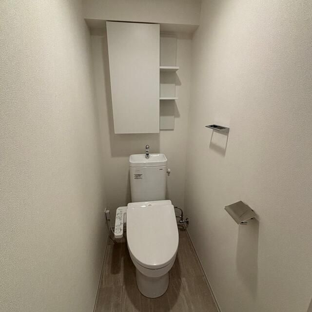 トイレ　同タイプ部屋　参考写真です