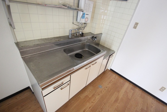 キッチン　※別号室のお部屋です。