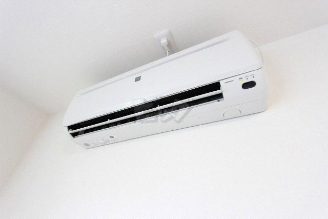 その他設備　夏もカラッと快適なエアコン付き♪