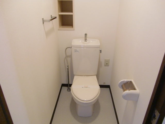トイレ　参考写真（同建物別部屋のものです）