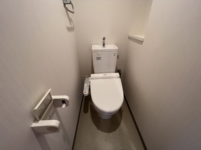 トイレ　ウォシュレット付きのトイレです♪