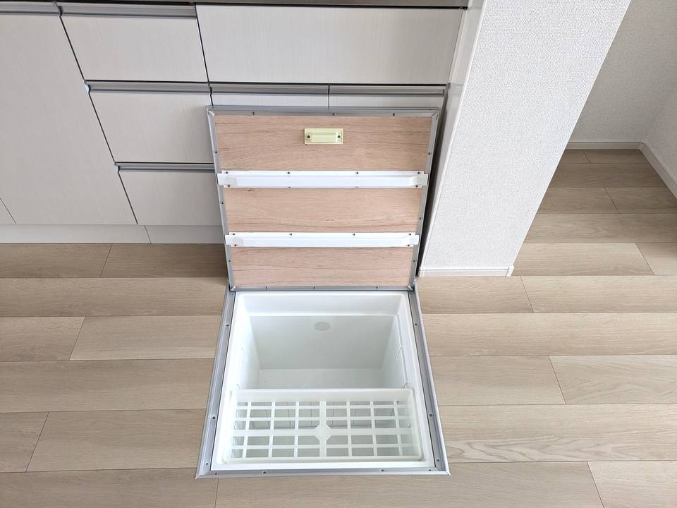 収納　床下収納