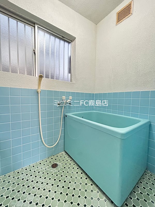 バス・シャワールーム　同型反転